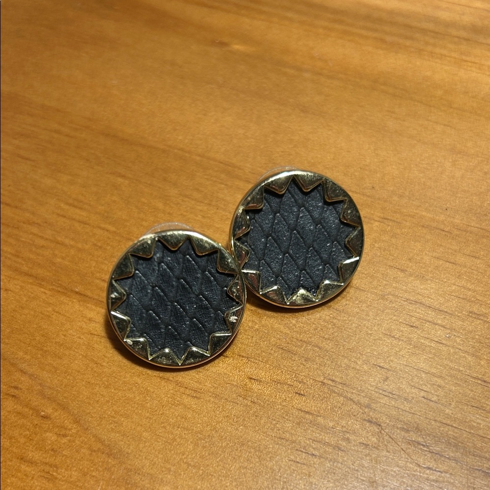 House of Harlow 1960 gold starburst studs